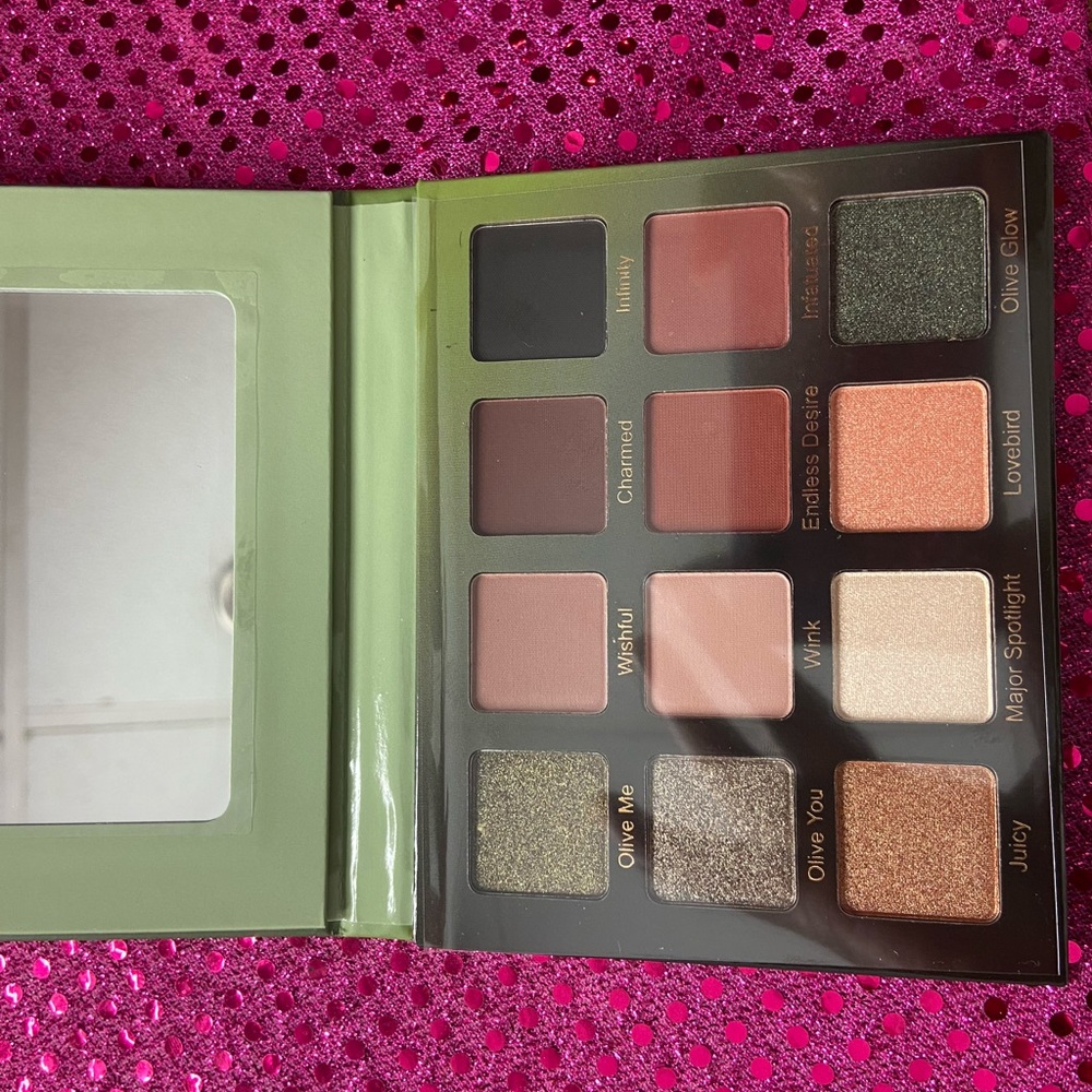 Violet Voss Olive You Forever Palette